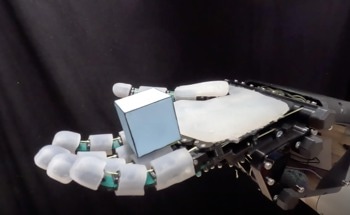 Study Unveils Robotic Hand That Matches Human Grip with 93 % Accuracy